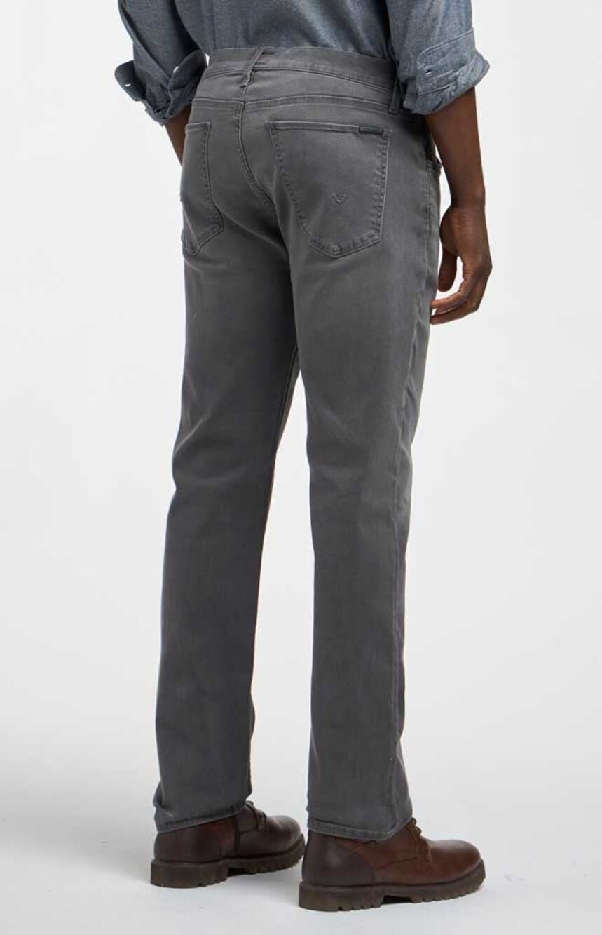31 x 33 HUDSON Byron black grunge Straight 5 -Pocket jeans EUC everyday comfort